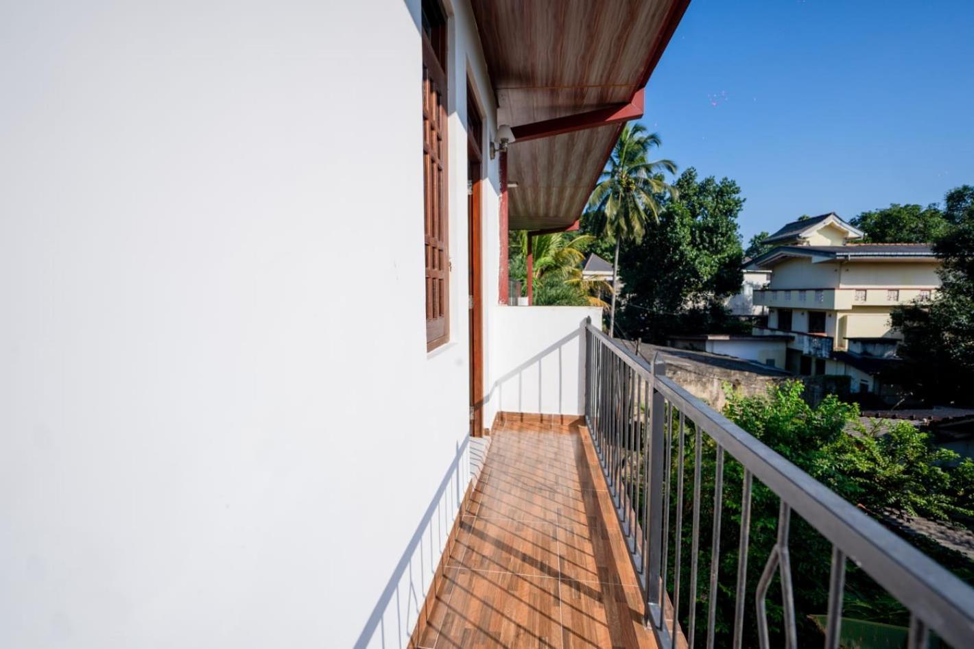 Suwani Pinnawala Homestay Экстерьер фото
