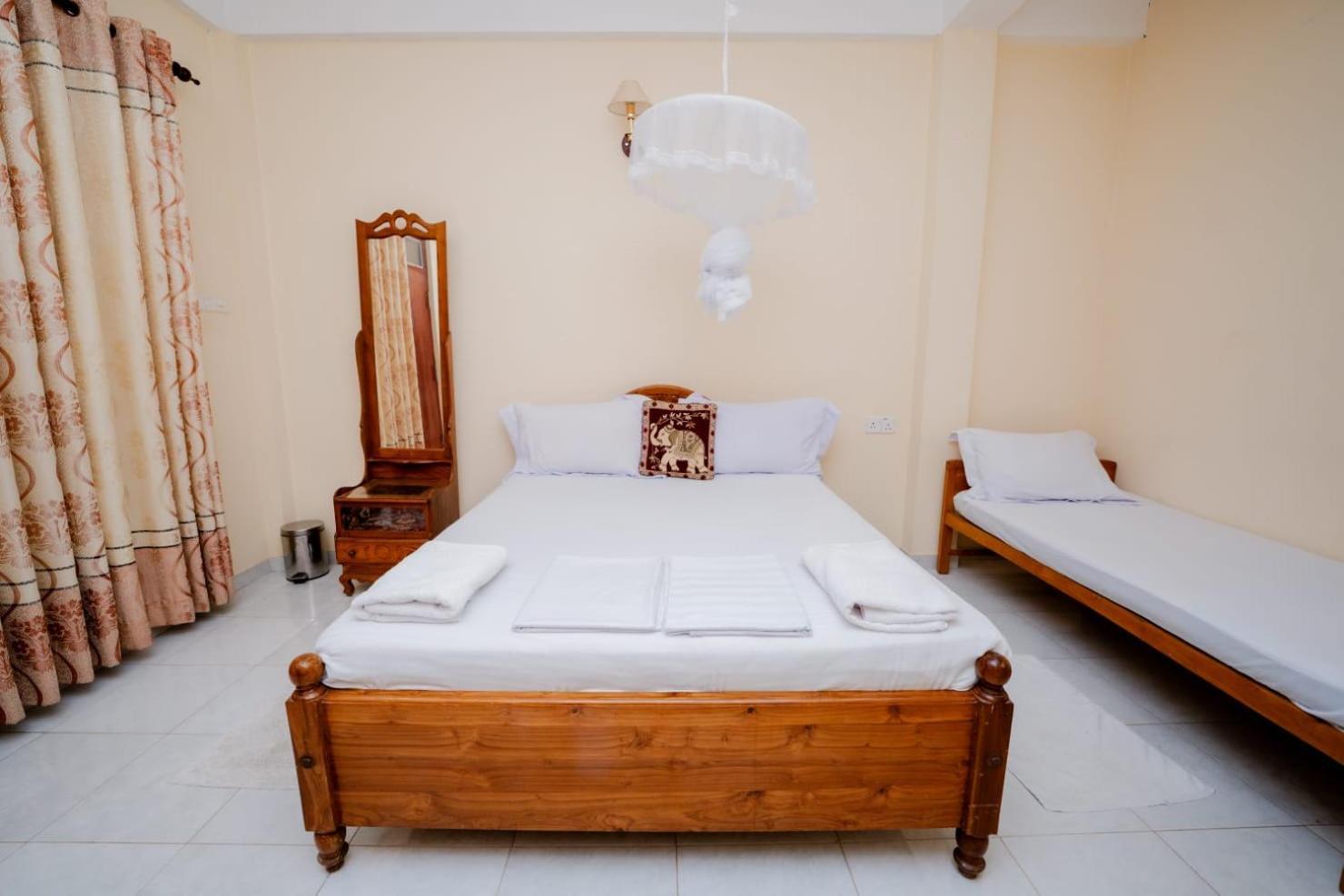 Suwani Pinnawala Homestay Экстерьер фото