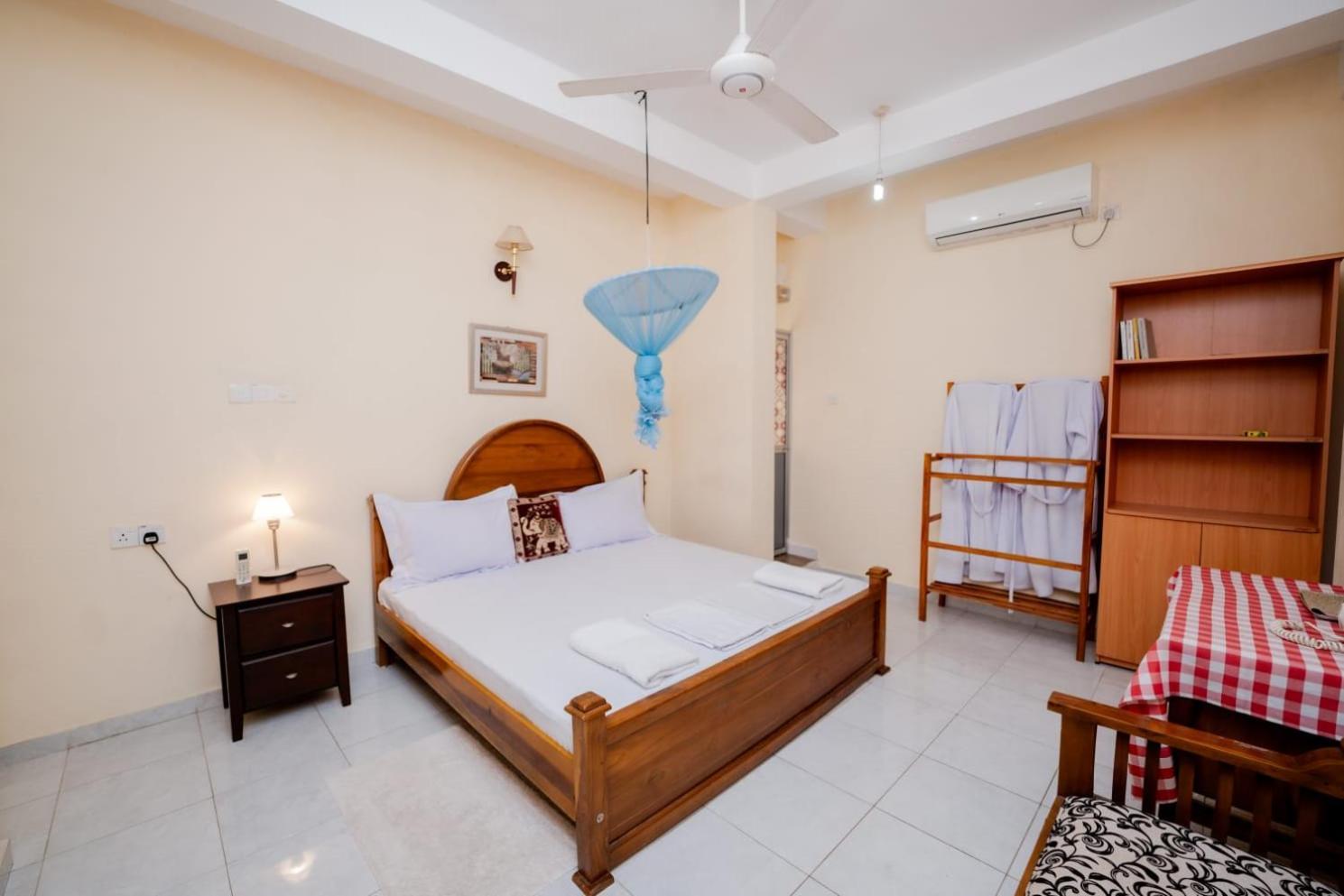Suwani Pinnawala Homestay Экстерьер фото